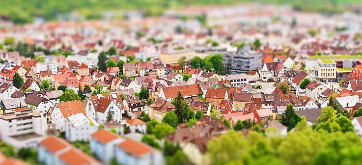 Foto IVD-Präsident Wohltorf: „BauGB-Novelle zu verzagt“<br>„Die Bundesregierung tritt bei der Krisenbekämpfung im Wohnungsbau weitgehend auf der Stelle“, sagt der Präsident des Immobilienverband Deutschland IVD, Dirk Wohltorf. „Mal einen Schritt vor, dann wieder zwei zurück und eine Bewegung seitwärts – so kommt der Wohnungsbau nicht in Gang.“<br>