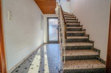 Treppenhaus +++ VERKAUFT +++ Interessantes Haus mit Gestaltungsm�glichkeiten f�r die Familie - Energieeffizienzklasse C