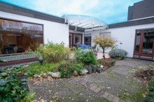 Garten +++ VERKAUFT +++ Wundersch�ner wei�er Winkelbungalow, das ideale Zuhause f�r eine junge Familie!