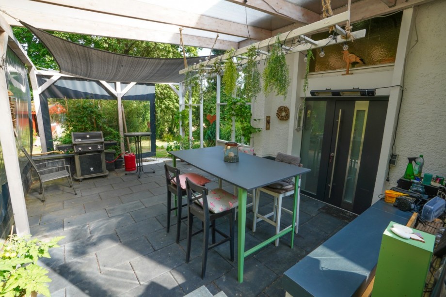 Terrasse mit Pergola Zweifamilienhaus Solingen