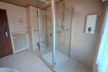 Badezimmer OG +++ VERKAUFT +++ Interessantes Haus mit Gestaltungsm�glichkeiten f�r die Familie - Energieeffizienzklasse C
