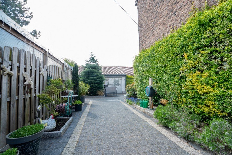 Einfahrt Zweifamilienhaus Titz