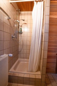 Badezimmer +++ VERKAUFT +++ Wundersch�ner wei�er Winkelbungalow, das ideale Zuhause f�r eine junge Familie!