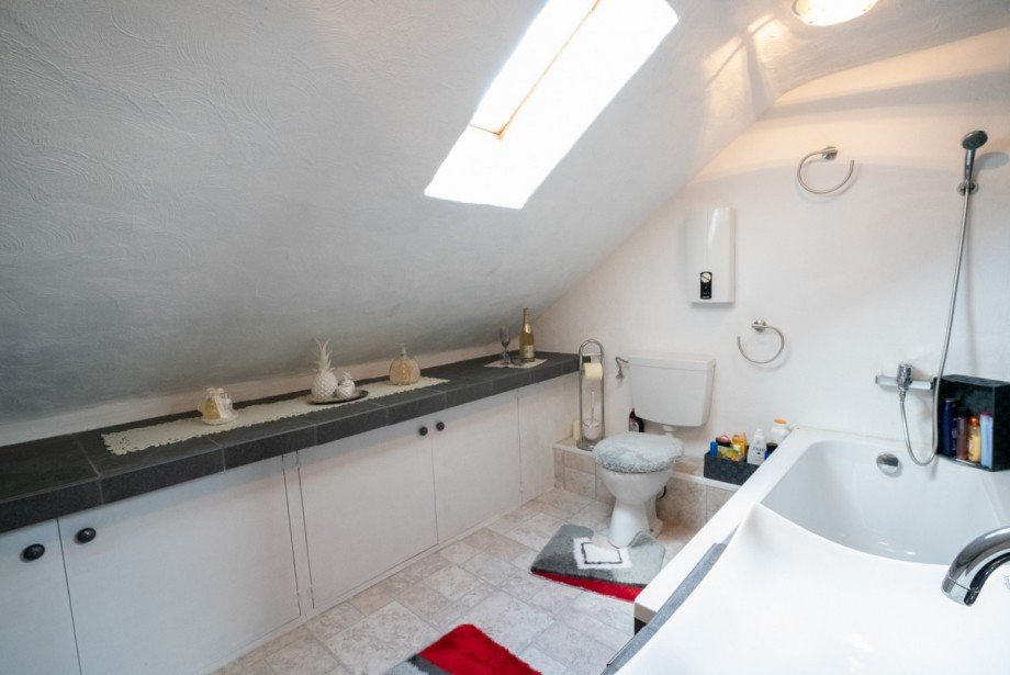 Badezimmer DG Zweifamilienhaus Titz