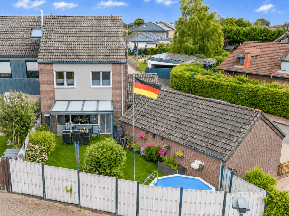 R�ckseite Reihenendhaus Titz