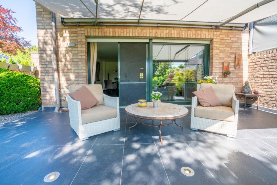 Terrasse Doppelhaush�lfte Titz-Opherten