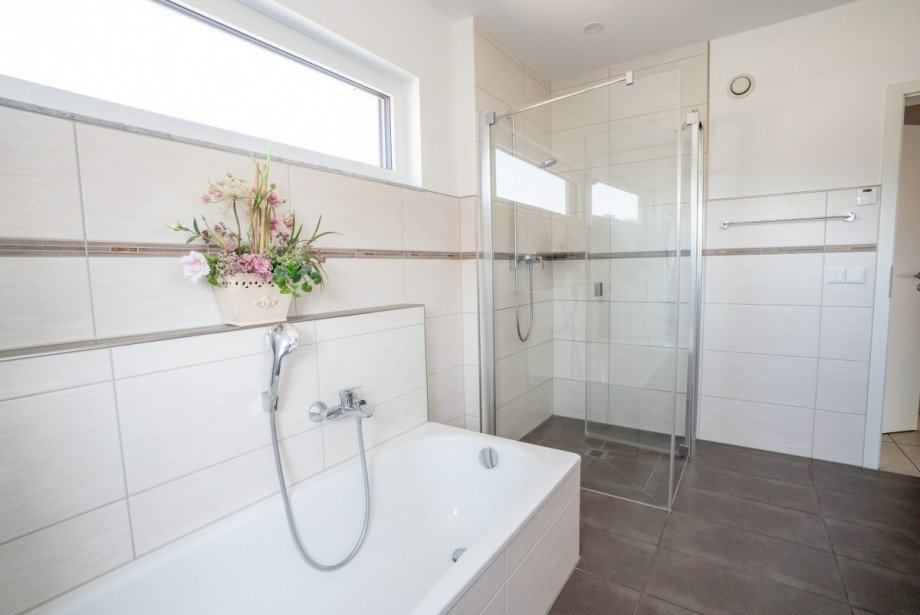 Obergeschoss Badezimmer Wohn- / Gesch�ftshaus Grevenbroich