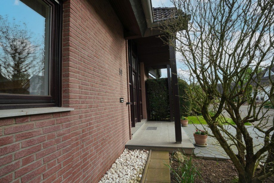 Seitenansicht Einfamilienhaus J�lich