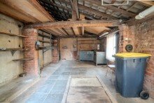 Garage +++ VERKAUFT +++ Interessantes Haus mit Gestaltungsm�glichkeiten f�r die Familie - Energieeffizienzklasse C