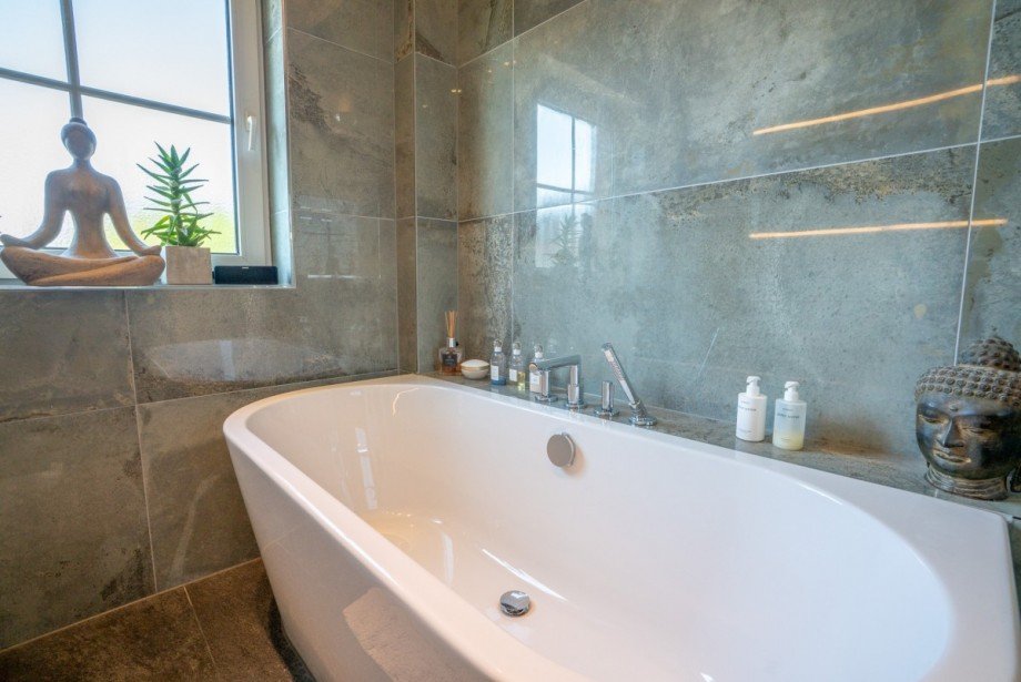 Badezimmer Doppelhaush�lfte Titz-Opherten