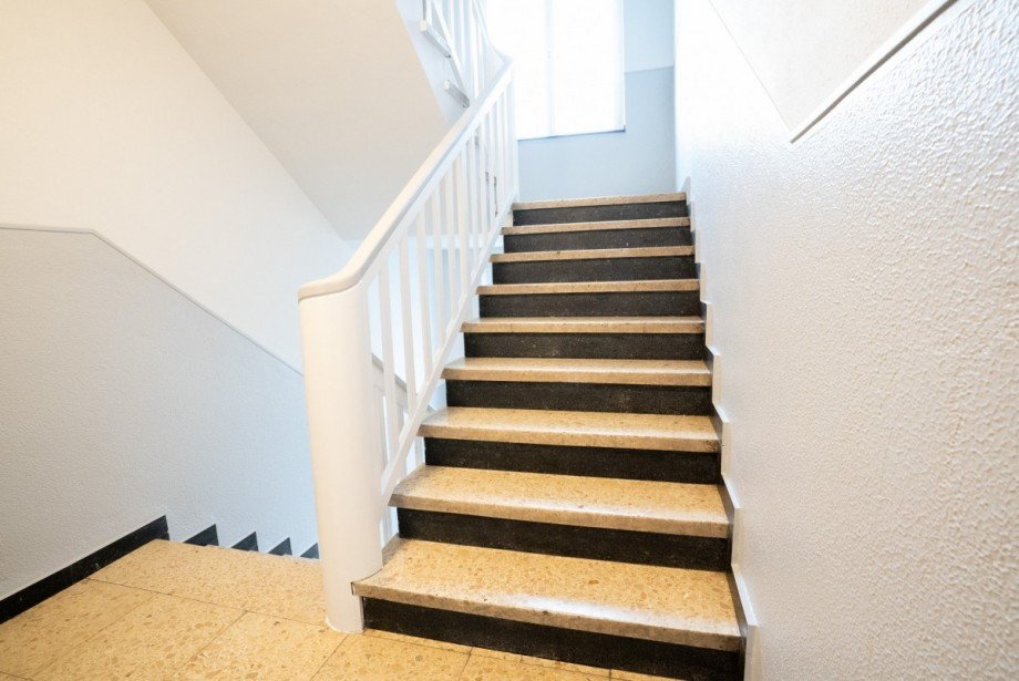 Treppenhaus Mehrfamilienhaus D�sseldorf