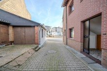 Zufahrt +++ VERKAUFT +++ Interessantes Haus mit Gestaltungsm�glichkeiten f�r die Familie - Energieeffizienzklasse C