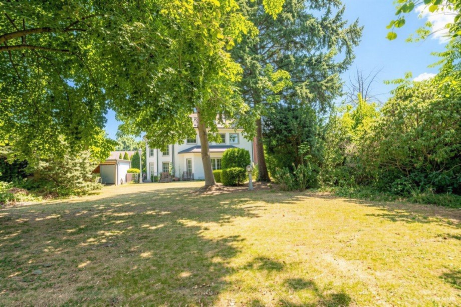 R�ckansicht Villa J�lich