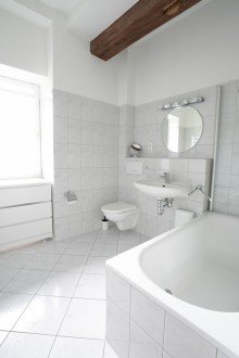 Badezimmer I. +++ VERKAUFT +++ DENK(mal) RARIT�T auf historischem Gutshof!