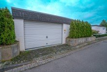 Garage am Haus +++ VERKAUFT +++ Wundersch�ner wei�er Winkelbungalow, das ideale Zuhause f�r eine junge Familie!