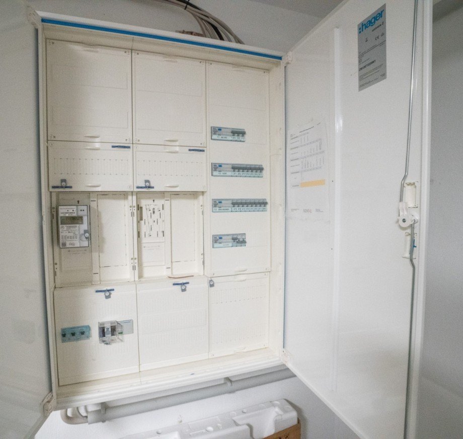 Neue Elektrik Doppelhaush�lfte J�lich-Stetternich