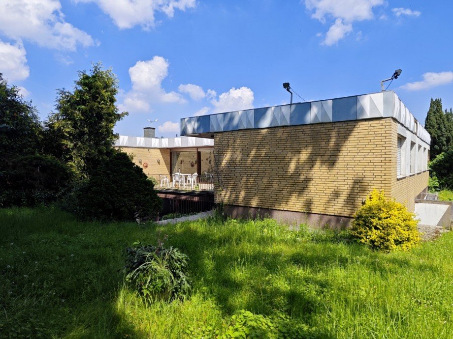 R�ckansicht Einfamilienhaus D�ren - Villenlage