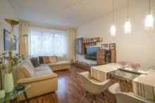 Wohnzimmer +++ VERKAUFT +++ D-Friedrichstadt Grundsolides Mehrfamilienhaus