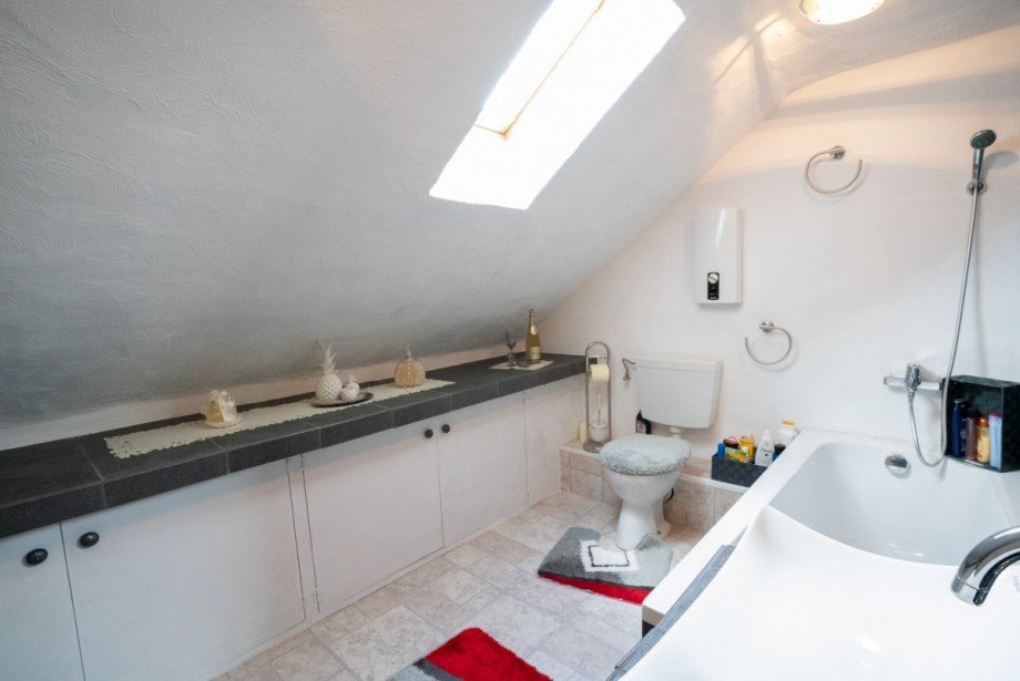 Badezimmer DG Zweifamilienhaus Titz