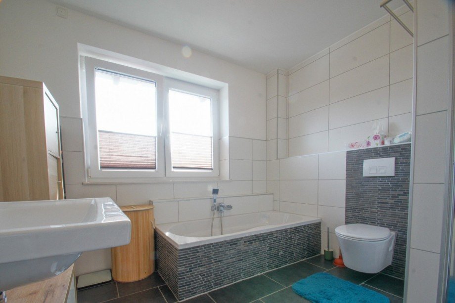 Badezimmer Doppelhaush�lfte Titz