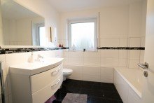 Badezimmer +++ VERKAUFT +++ Viel Platz f�r die Familie mit Traumgrundst�ck!