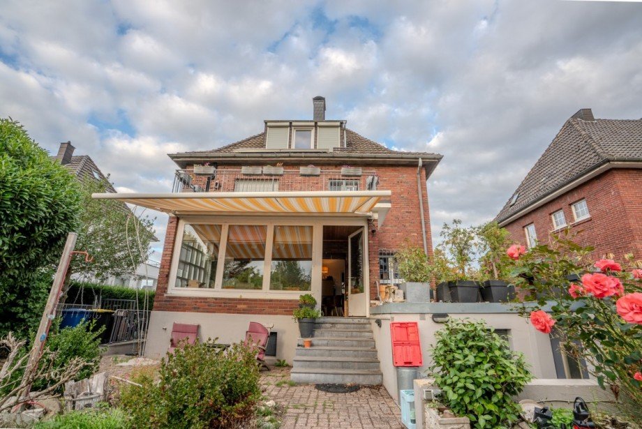 R�ckansicht Einfamilienhaus J�lich