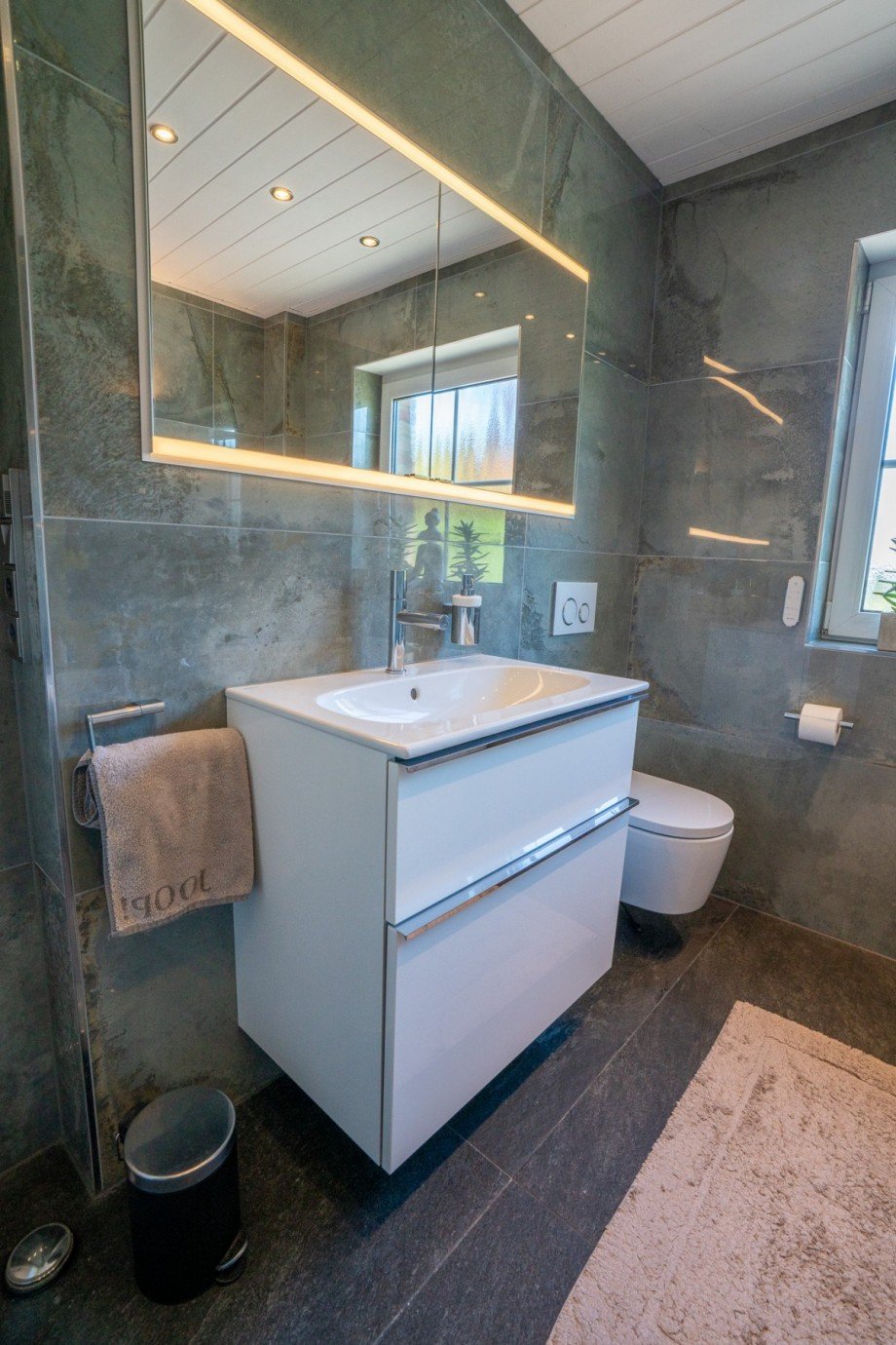Badezimmer Doppelhaush�lfte Titz-Opherten
