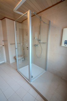 Badezimmer OG +++ VERKAUFT +++ Interessantes Haus mit Gestaltungsm�glichkeiten f�r die Familie - Energieeffizienzklasse C