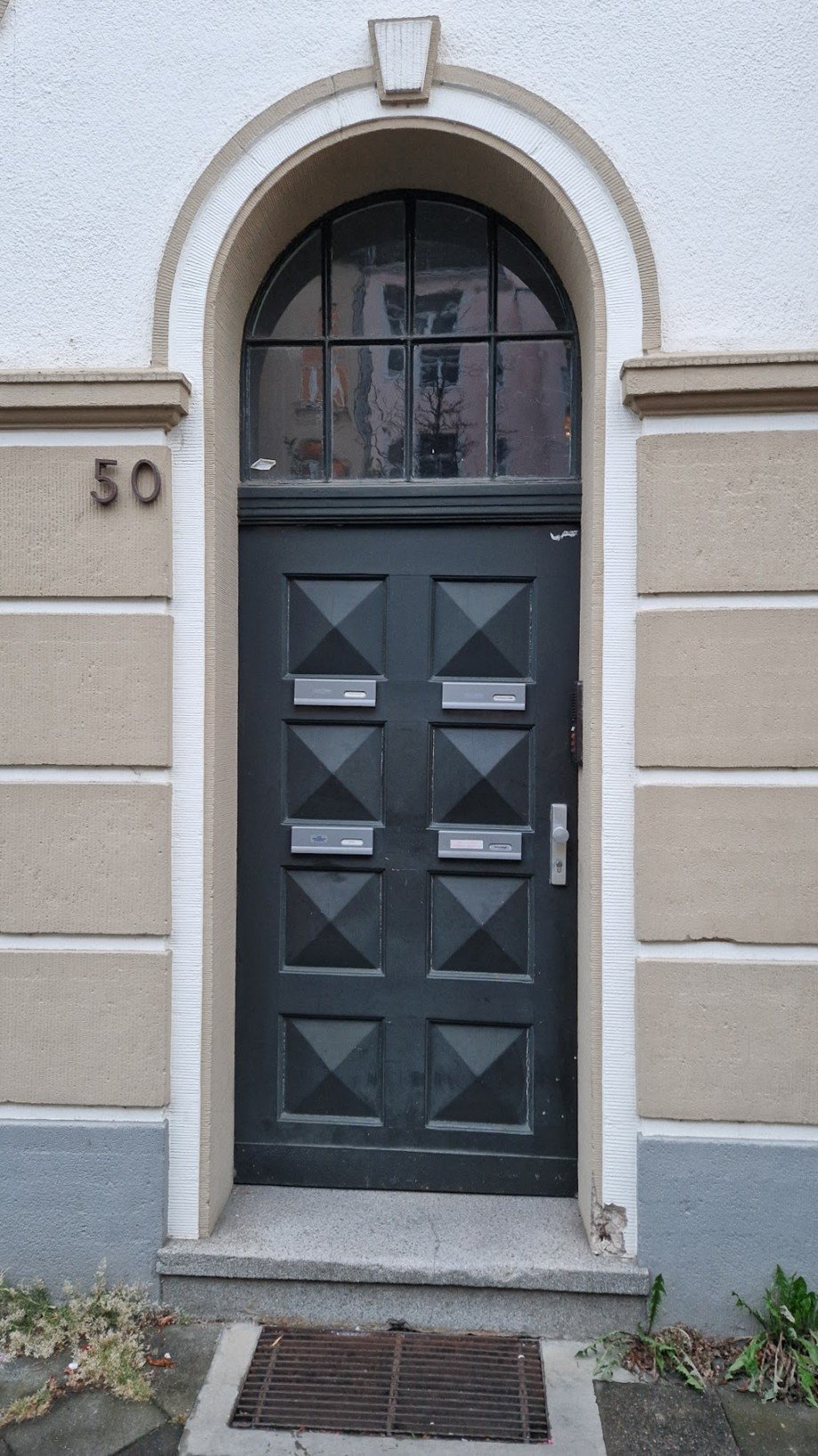 Eingang Wohn- / Gesch�ftshaus D�sseldorf-Benrath