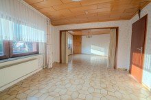 Wohnzimmer +++ VERKAUFT +++ Interessantes Haus mit Gestaltungsm�glichkeiten f�r die Familie - Energieeffizienzklasse C