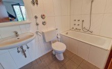 Badezimmer D-Oberkassel, Rheinallee Top 2-Zimmer-Wohnung mit Einbauk�che, Balkon mit Gr�nblick