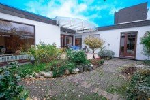 Garten +++ VERKAUFT +++ Wundersch�ner wei�er Winkelbungalow, das ideale Zuhause f�r eine junge Familie!