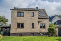 Bild (bf95cca3a3d0ffc4ae2610165cb0b34f): +++ VERKAUFT +++ Gepflegtes freistehendes Einfamilienhaus mit viel Potenzial in Bedburg-Kirchherten