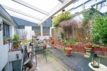 Terrasse +++ VERKAUFT +++ D-Friedrichstadt Grundsolides Mehrfamilienhaus