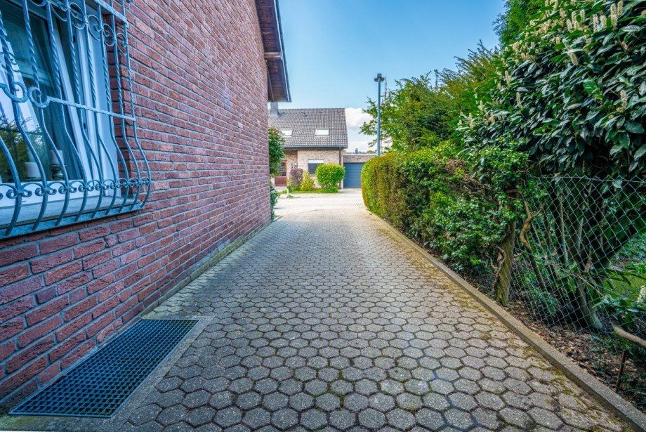 Zufahrt Garage Doppelhaush�lfte J�lich-Stetternich