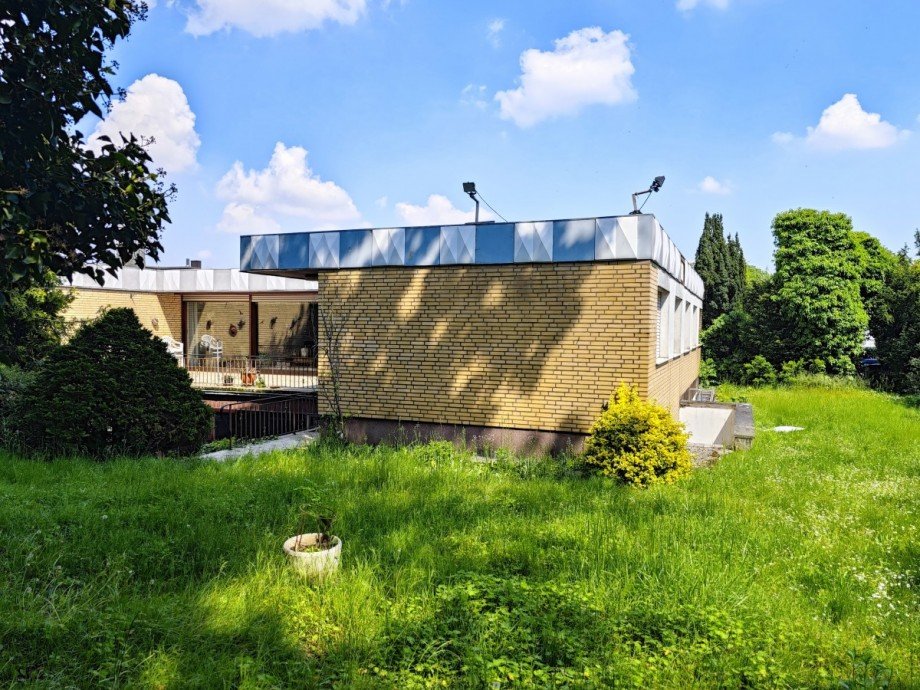 R�ckansicht Einfamilienhaus D�ren - Villenlage