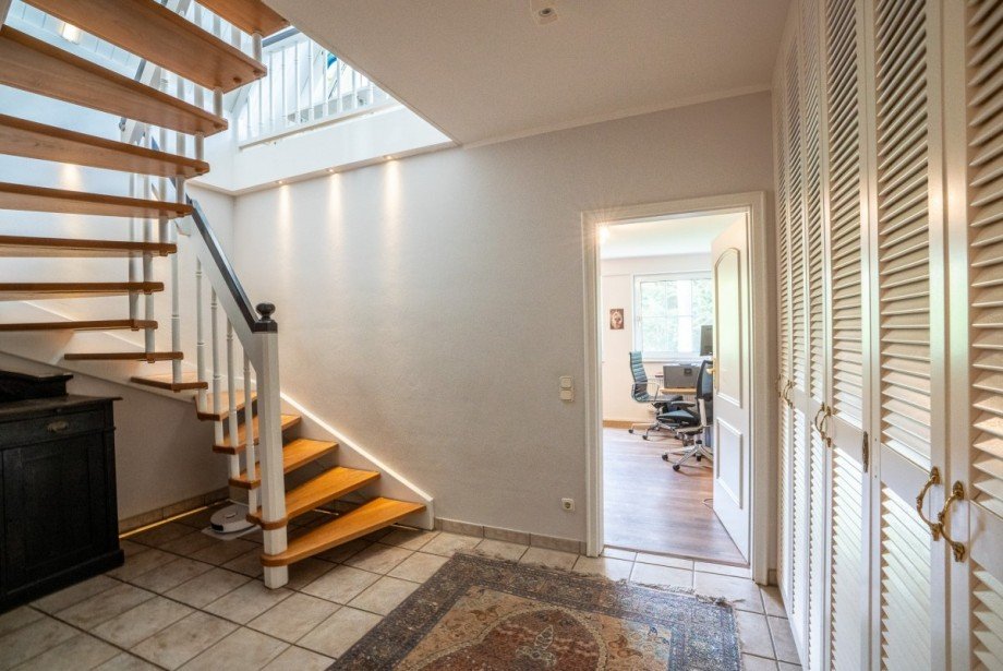 Treppe zum Wohnzimmer Villa J�lich