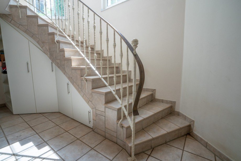 Treppenhaus Keller Villa J�lich