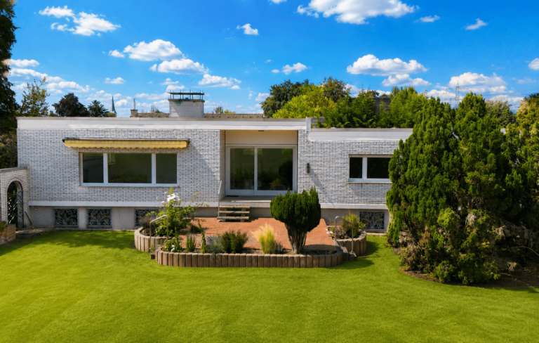 Gartenansicht (KI) J�lich Einfamilienhaus Freistehender Bungalow in unverbaubarer Feldrandlage - 1.164 m� Grund + Entwicklungspotenzial