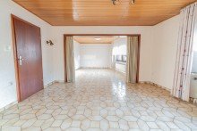 Wohnzimmer +++ VERKAUFT +++ Interessantes Haus mit Gestaltungsm�glichkeiten f�r die Familie - Energieeffizienzklasse C