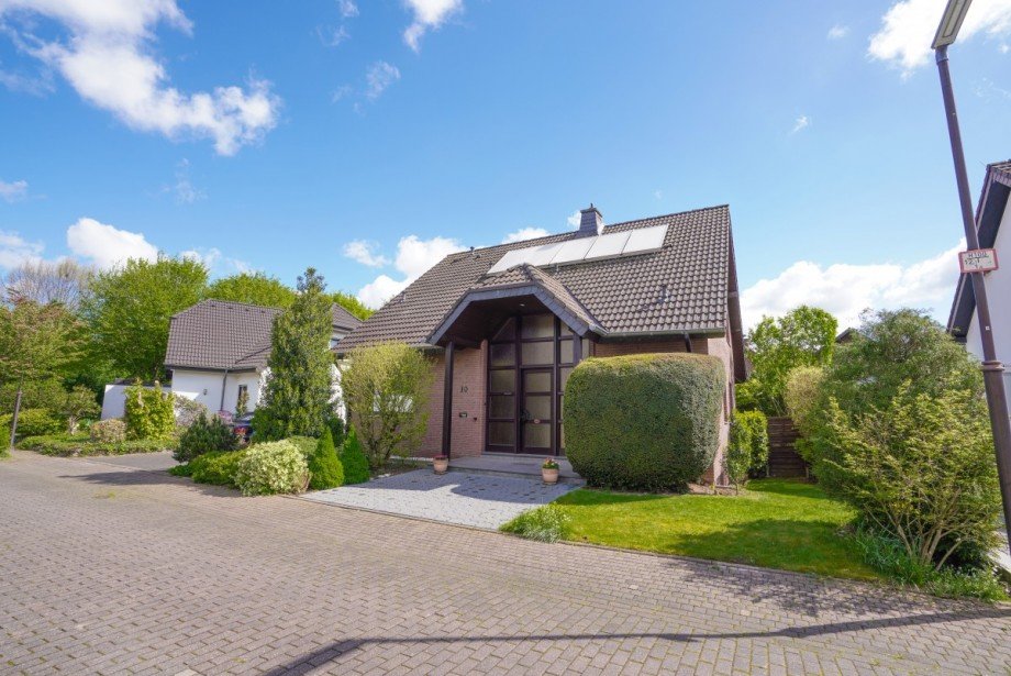 Vorderansicht Einfamilienhaus J�lich