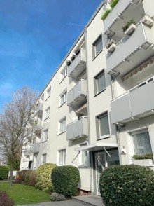 Aussenansicht +++ VERKAUFT +++ D-Oberkassel / Sehr gut aufgeteilte 4- Zimmer-Eigentumswohnung in ruhiger Lage!